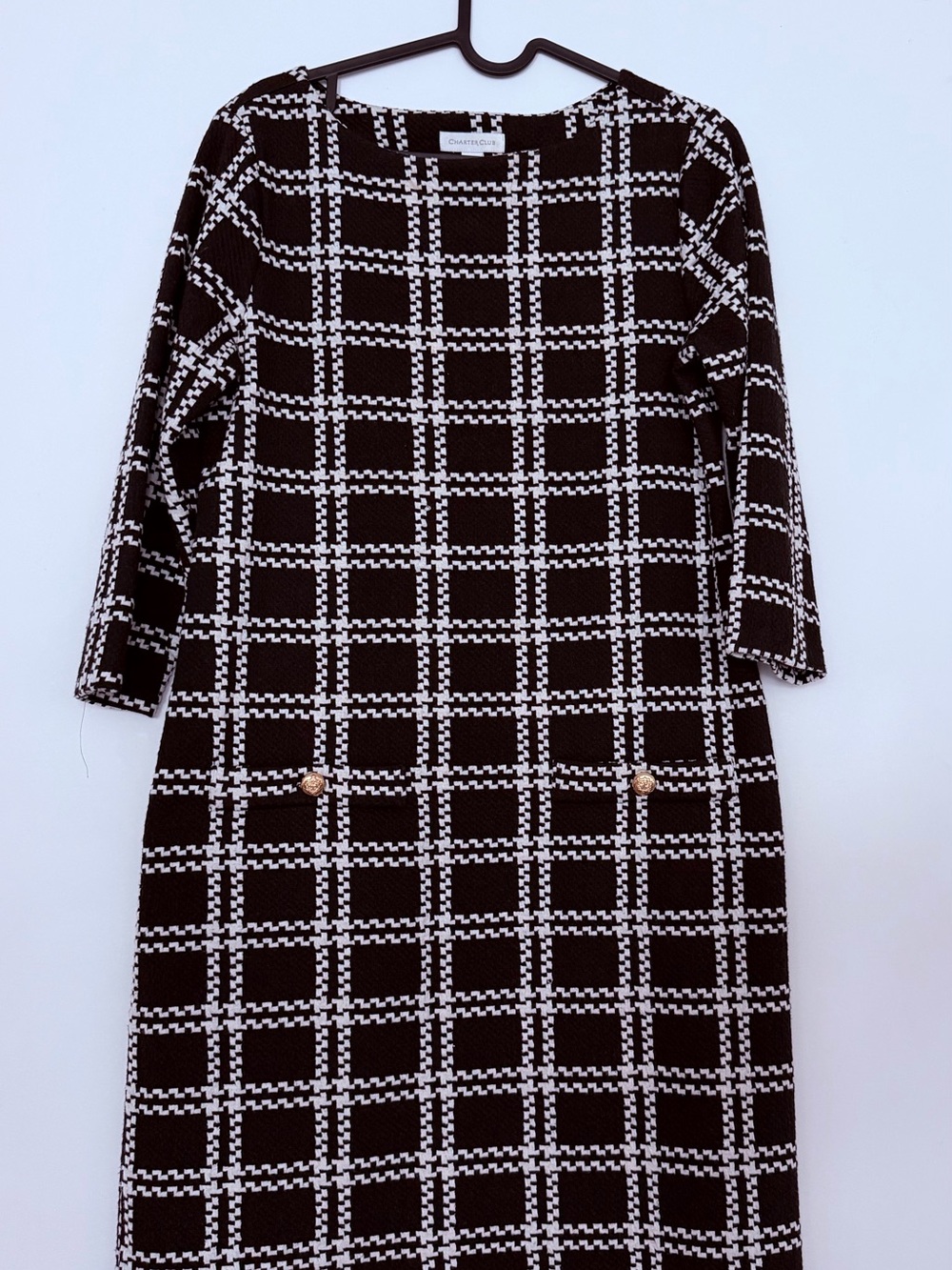 Elegant Black & White Grid Long-Sleeve Dress
